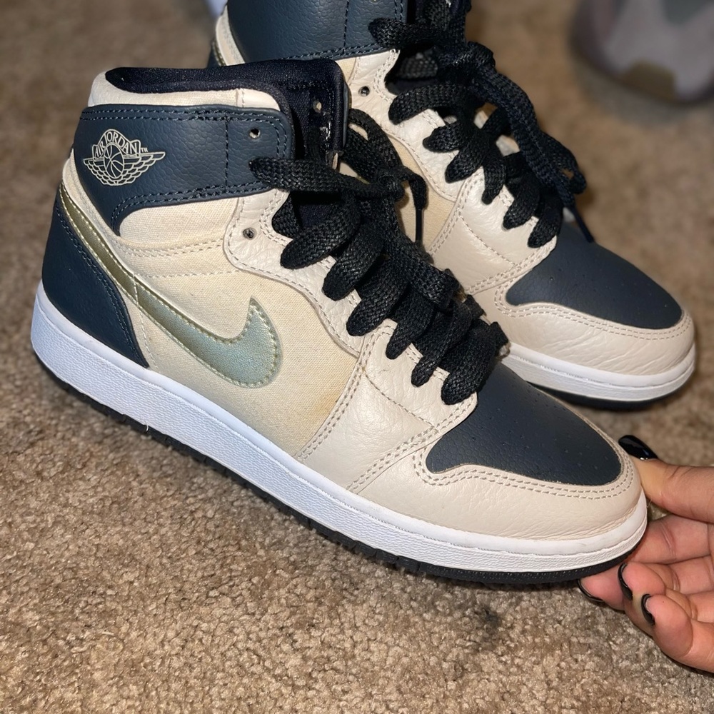 Nike Jordan 1s